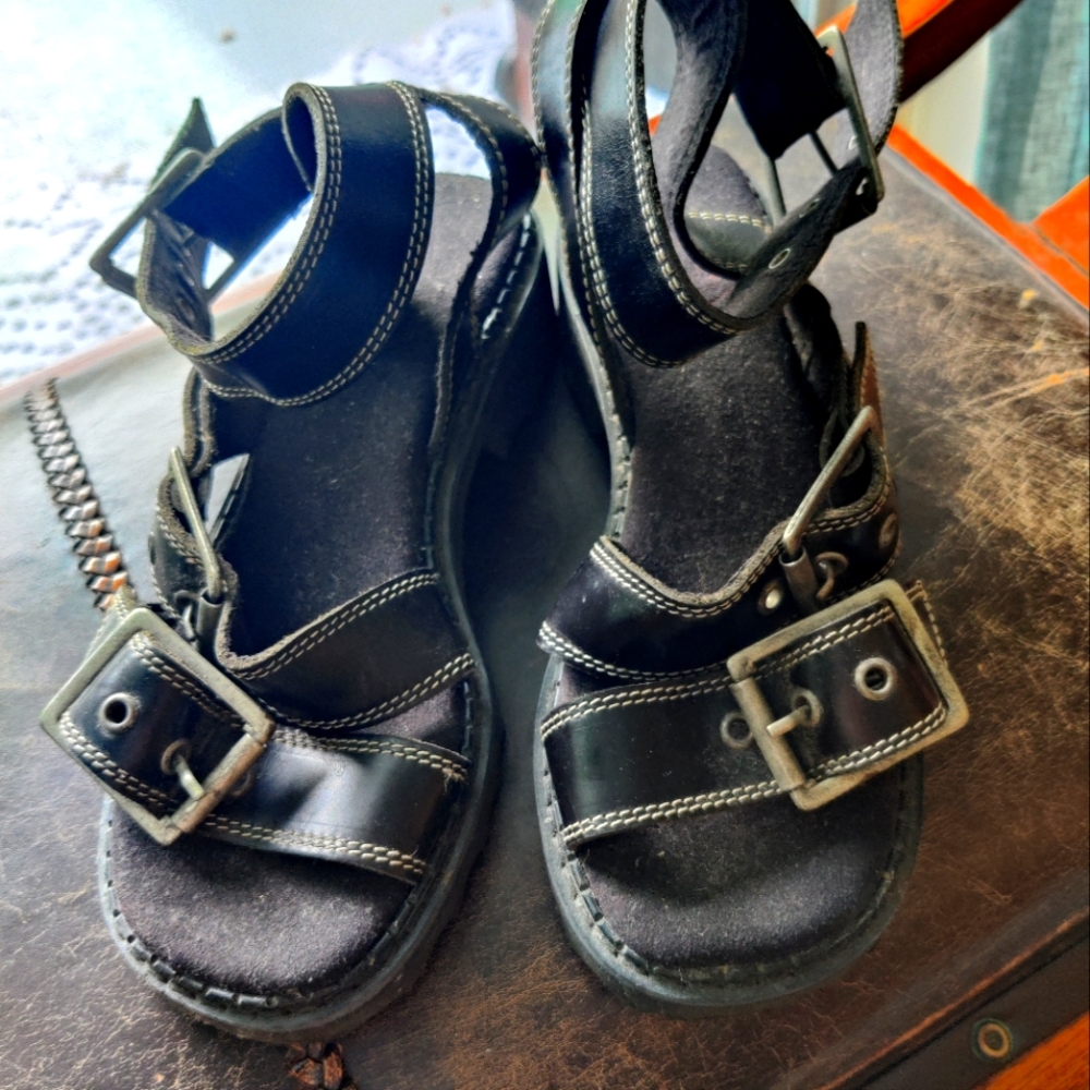 Black Leather Fluevog Sandals Size 6